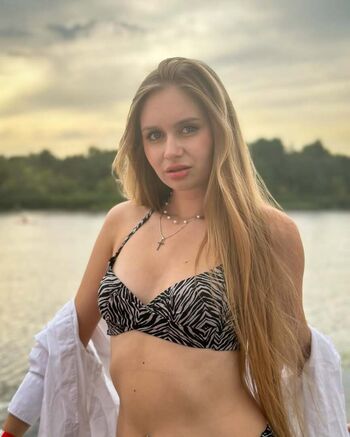 Lolobe/ leaked private content