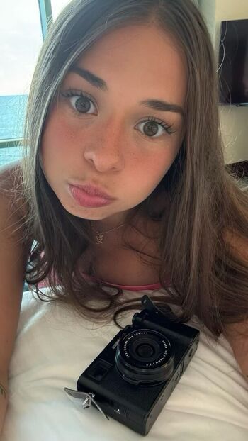 Elle grenn/ leaked private content